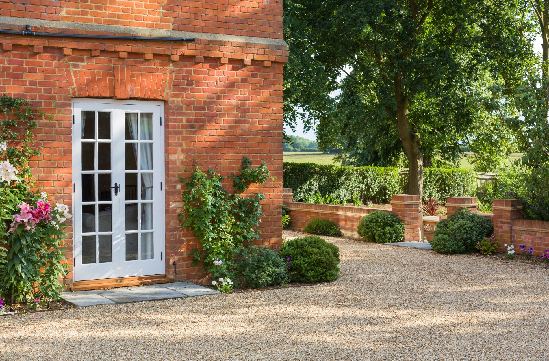 Essential Tips for Choosing the Perfect French Doors for Your Home